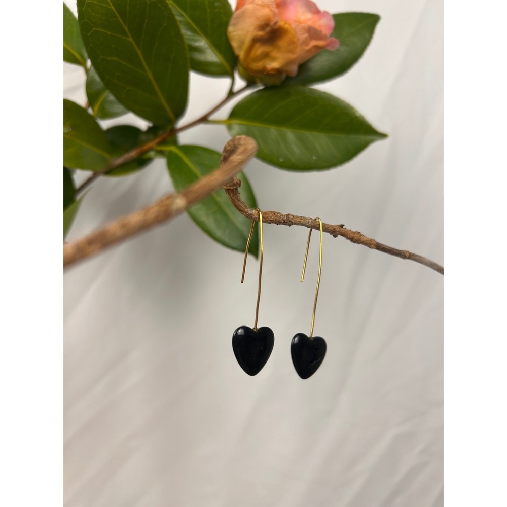 Vintage Black Heart Drop Earrings Gold Wire Threader Style